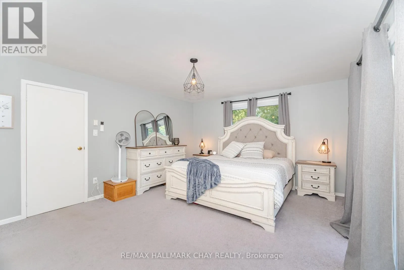 731 PINEGROVE AVENUE