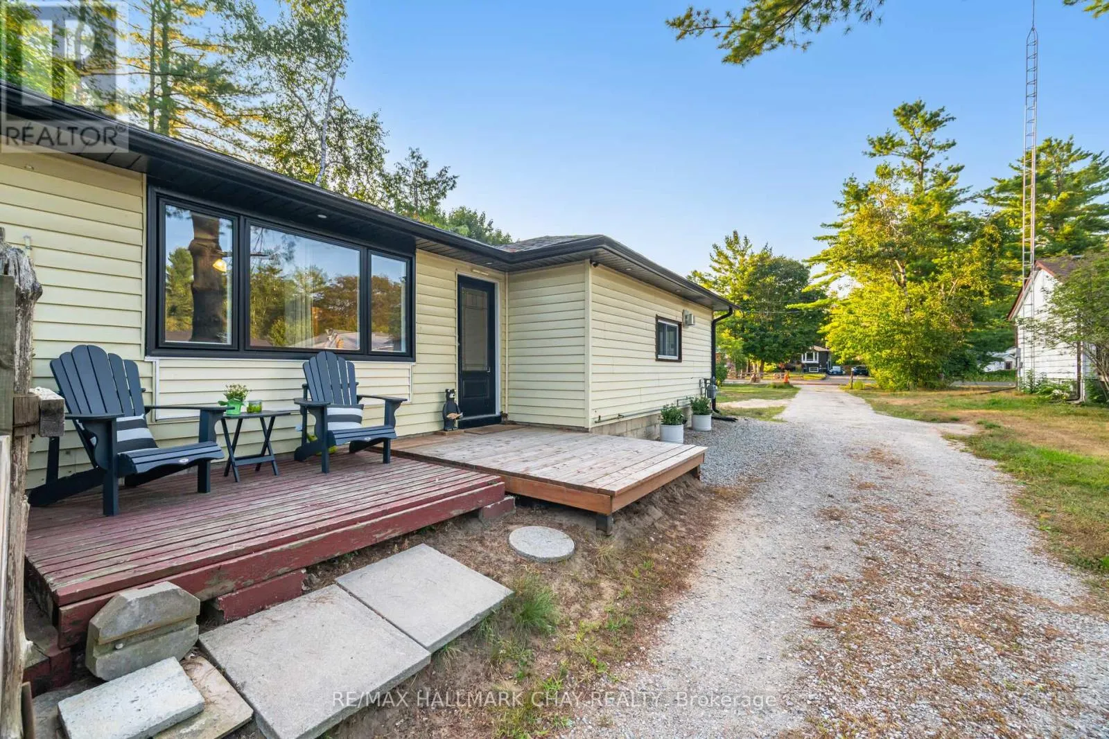 731 PINEGROVE AVENUE