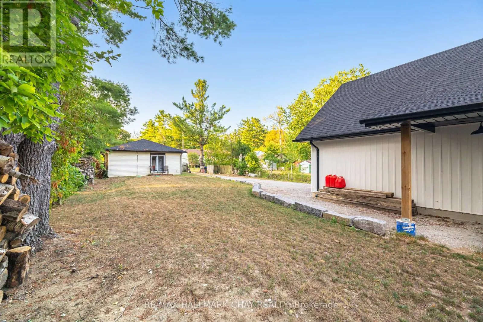 731 PINEGROVE AVENUE