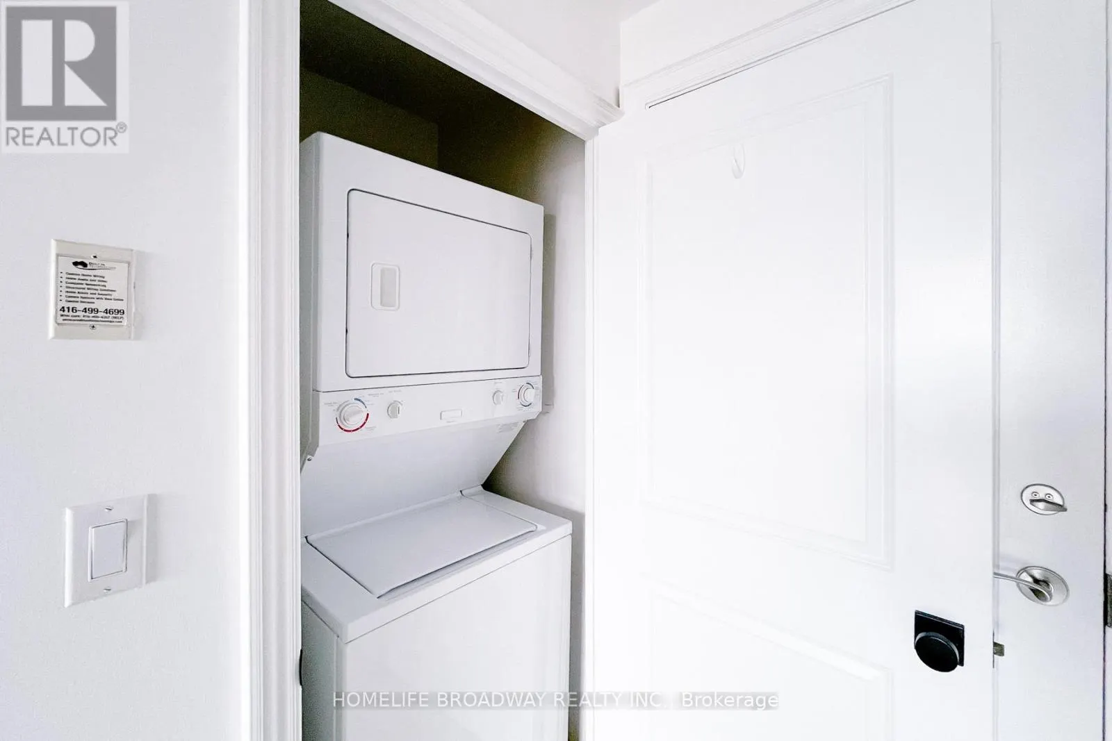 PH108 - 18 HARDING BOULEVARD