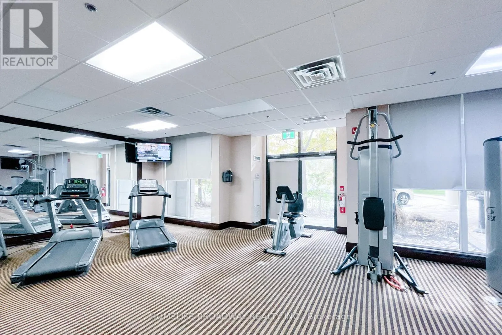 PH108 - 18 HARDING BOULEVARD