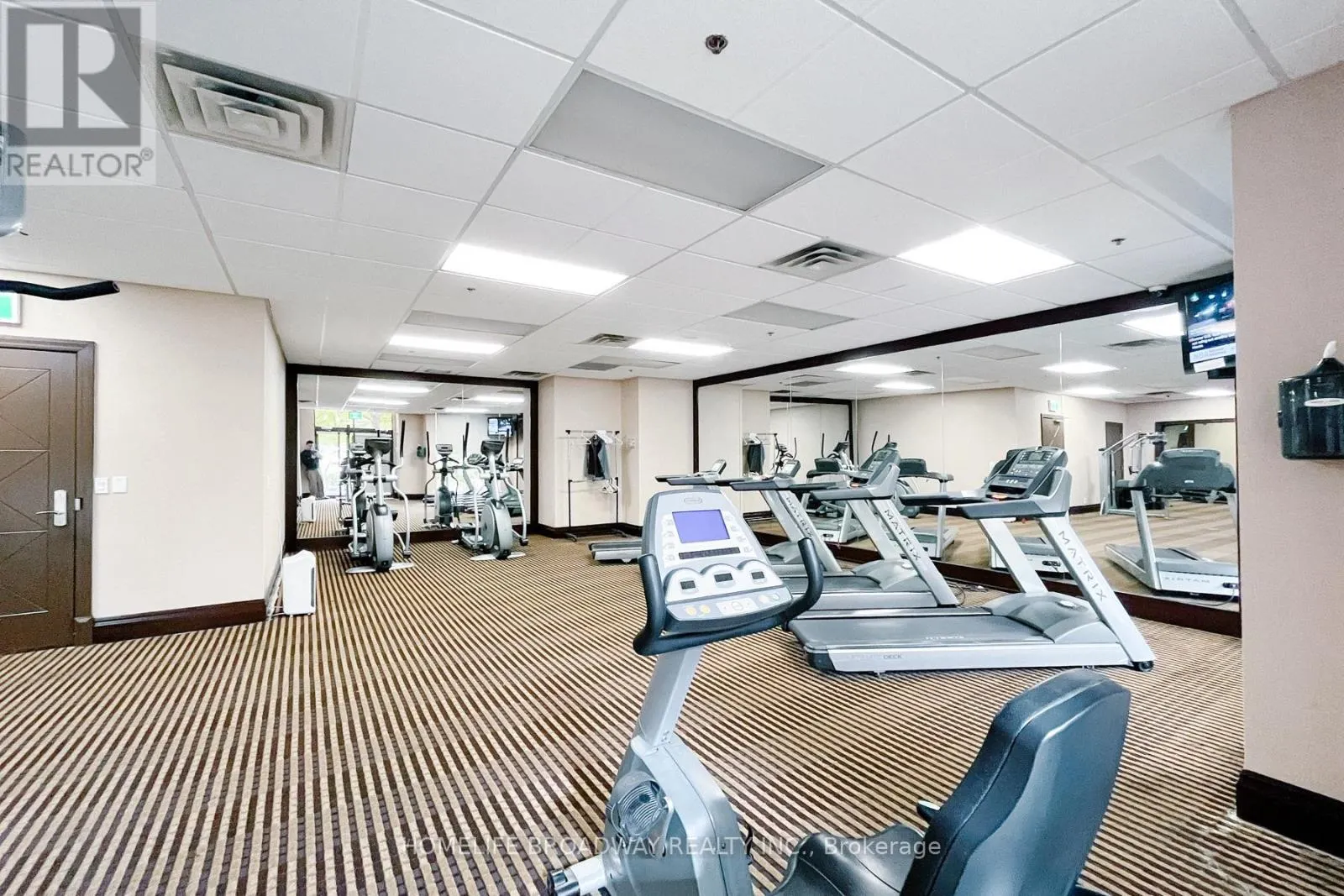 PH108 - 18 HARDING BOULEVARD