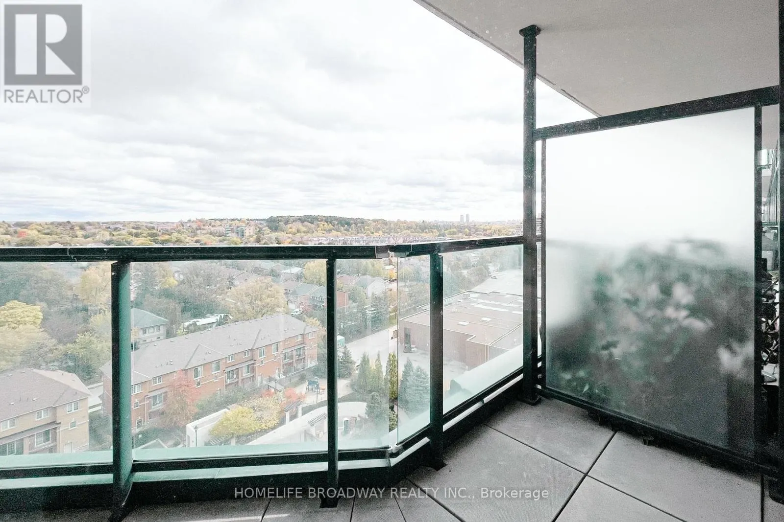 PH108 - 18 HARDING BOULEVARD