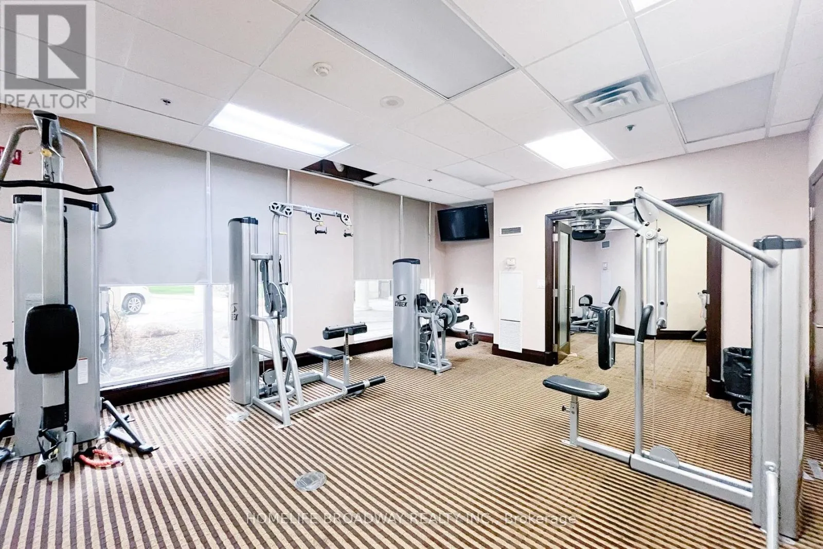 PH108 - 18 HARDING BOULEVARD