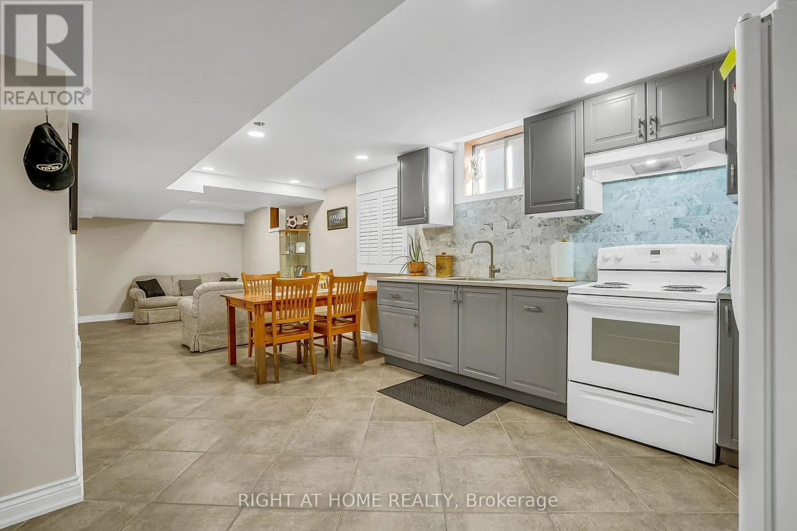 421 JOHN DEISMAN BOULEVARD