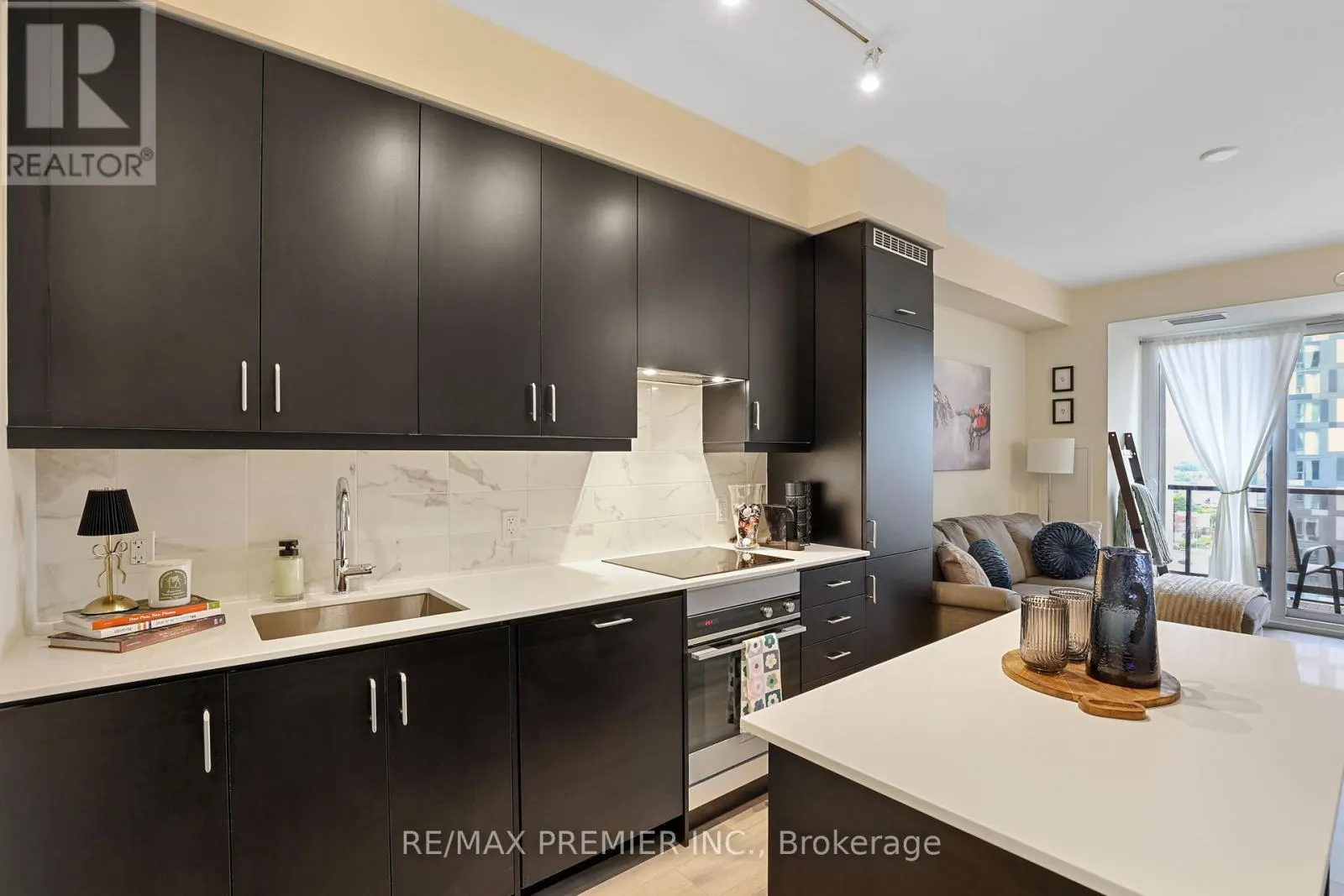 1411 - 9085 JANE STREET