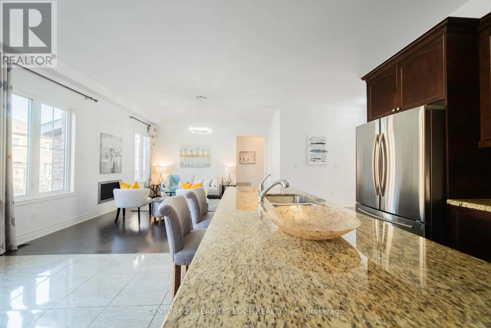 63 KEN SINCLAIR CRESCENT