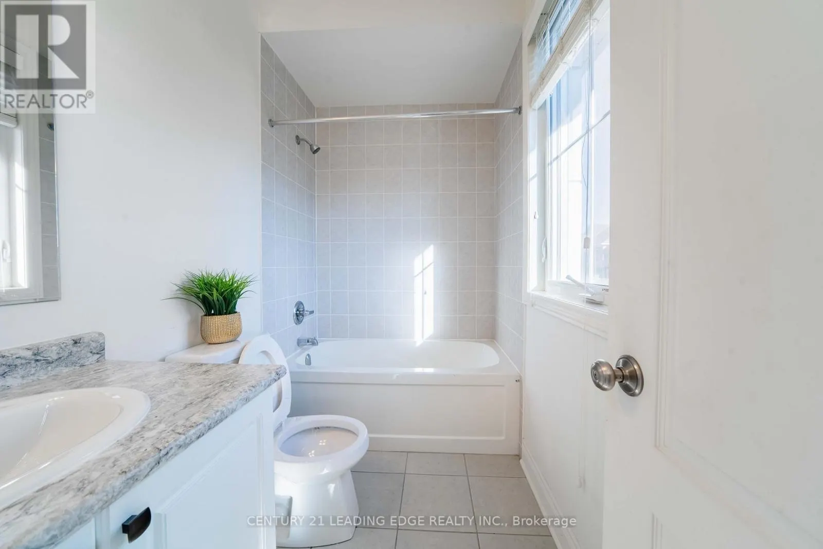 63 KEN SINCLAIR CRESCENT