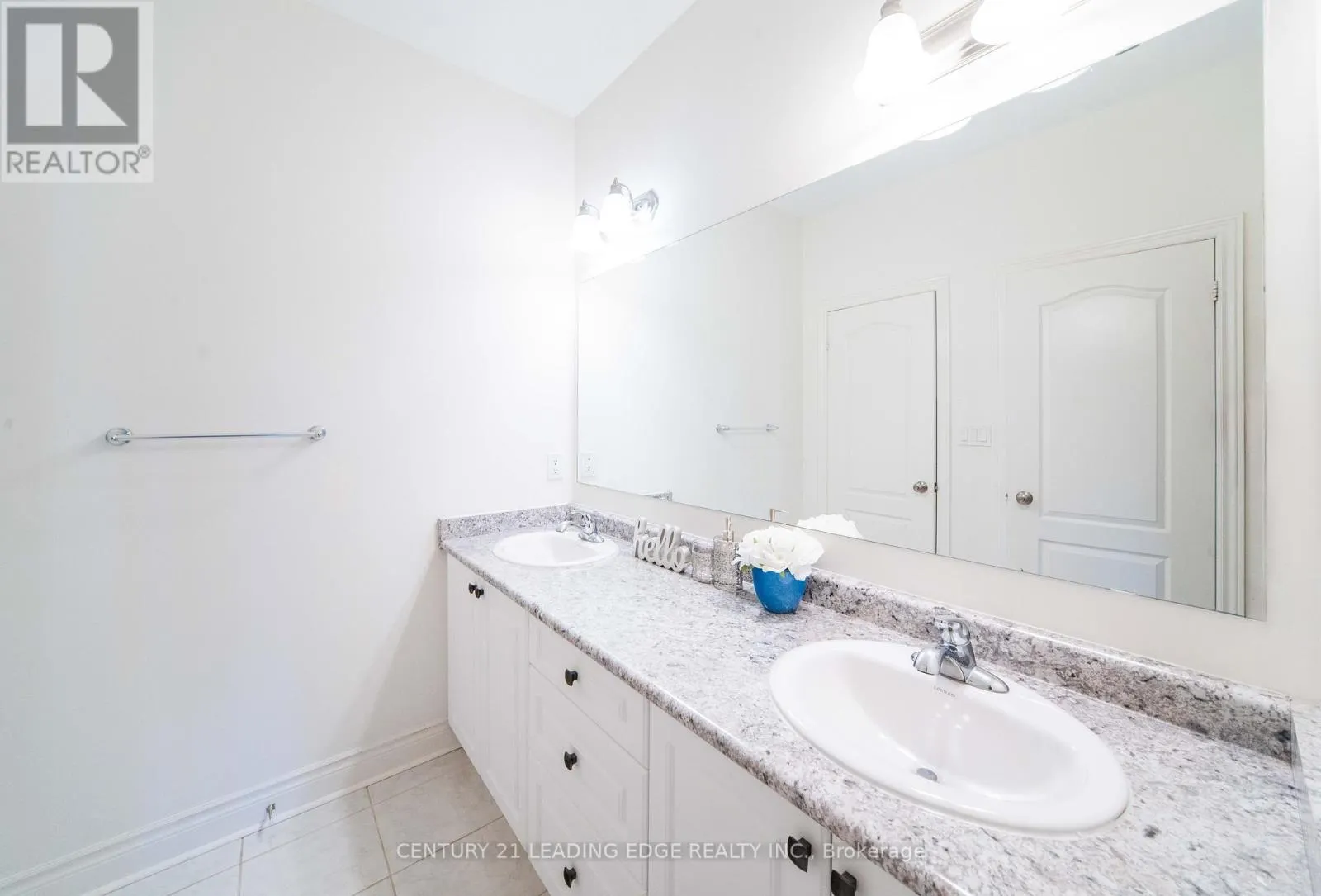 63 KEN SINCLAIR CRESCENT