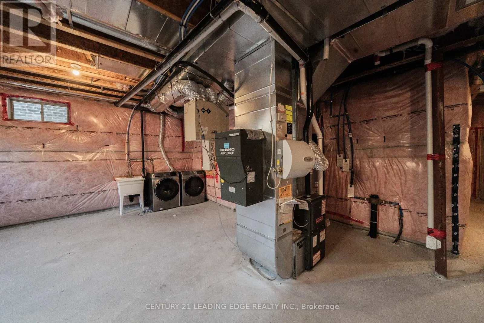 63 KEN SINCLAIR CRESCENT