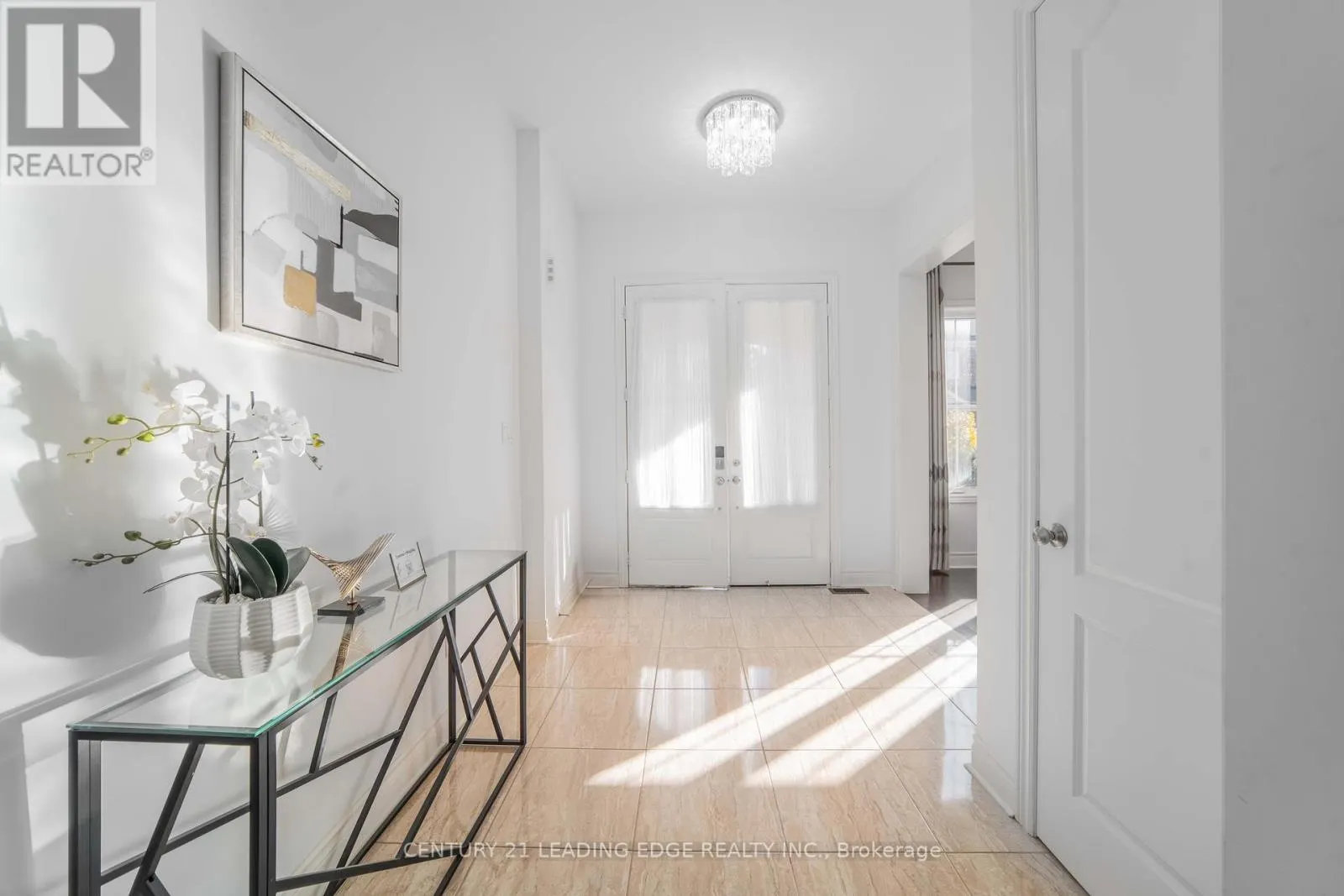 63 KEN SINCLAIR CRESCENT