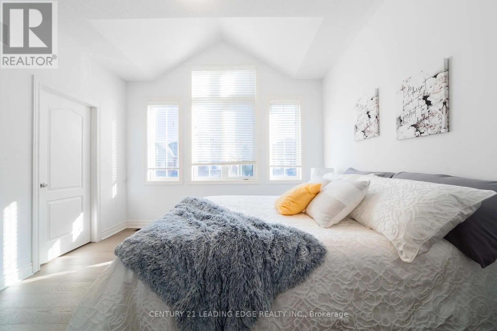 63 KEN SINCLAIR CRESCENT