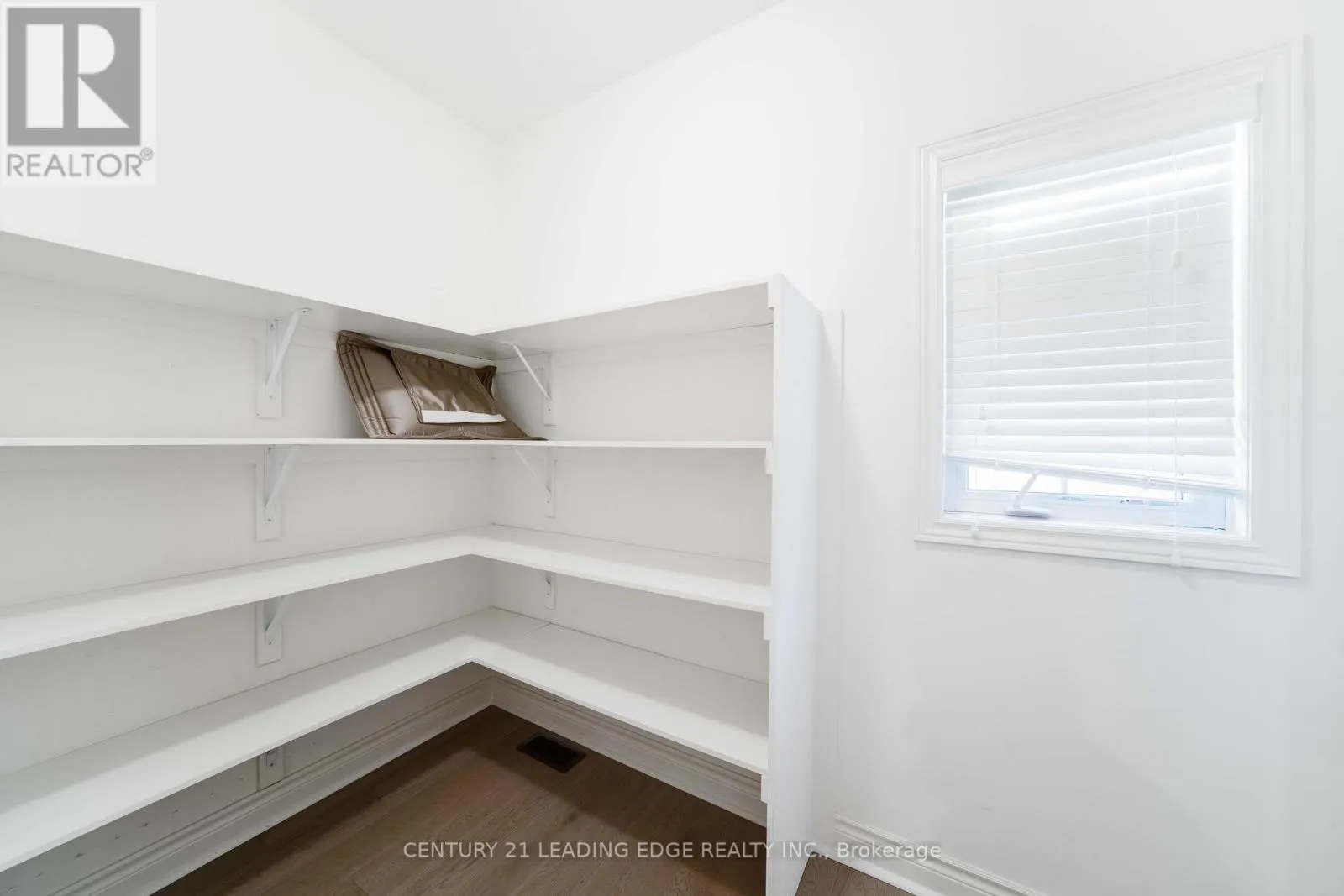 63 KEN SINCLAIR CRESCENT