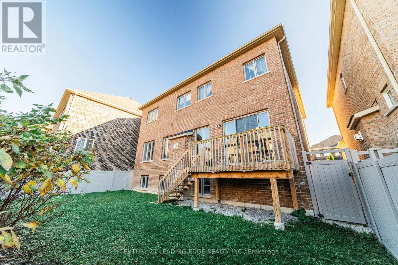 63 KEN SINCLAIR CRESCENT