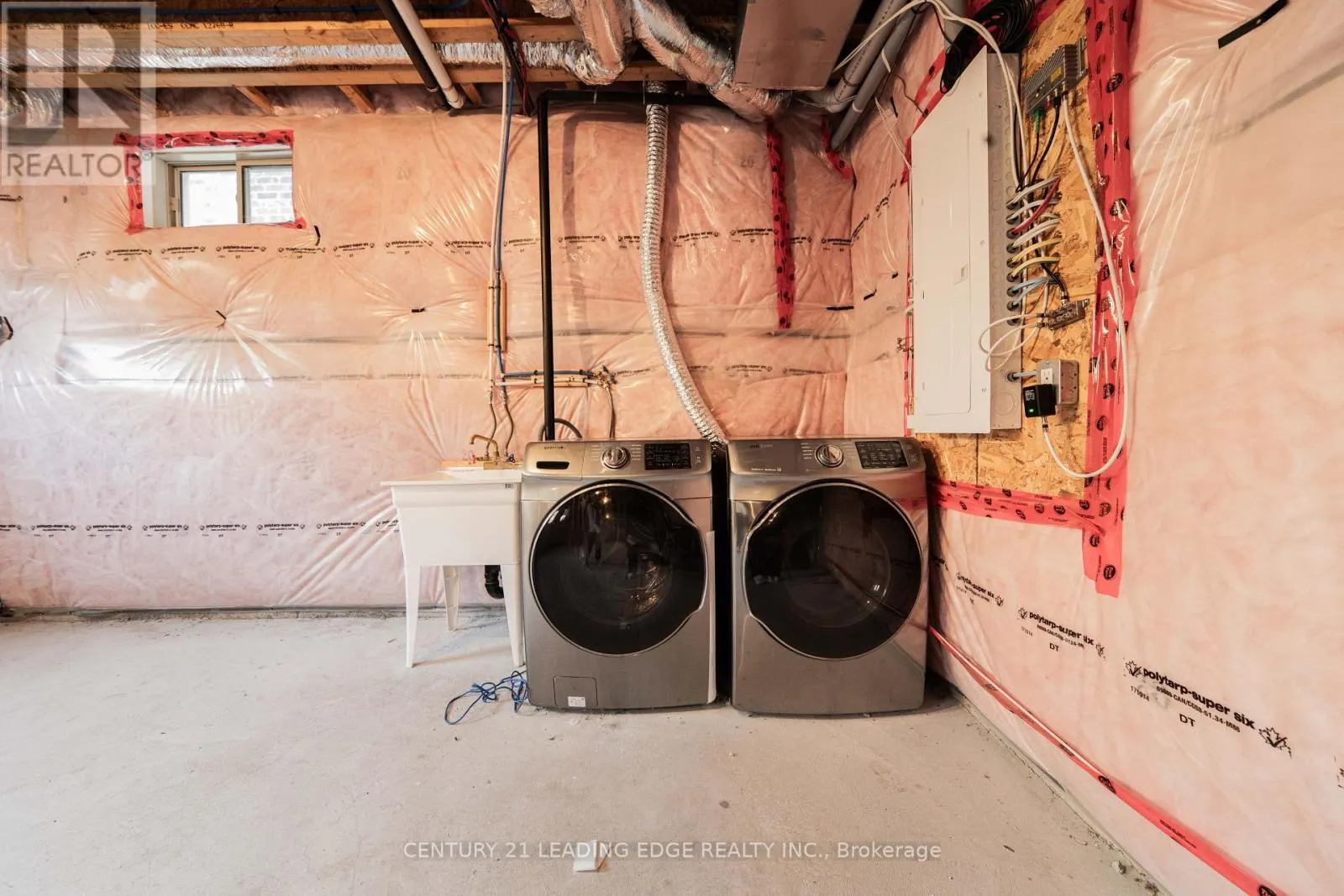 63 KEN SINCLAIR CRESCENT