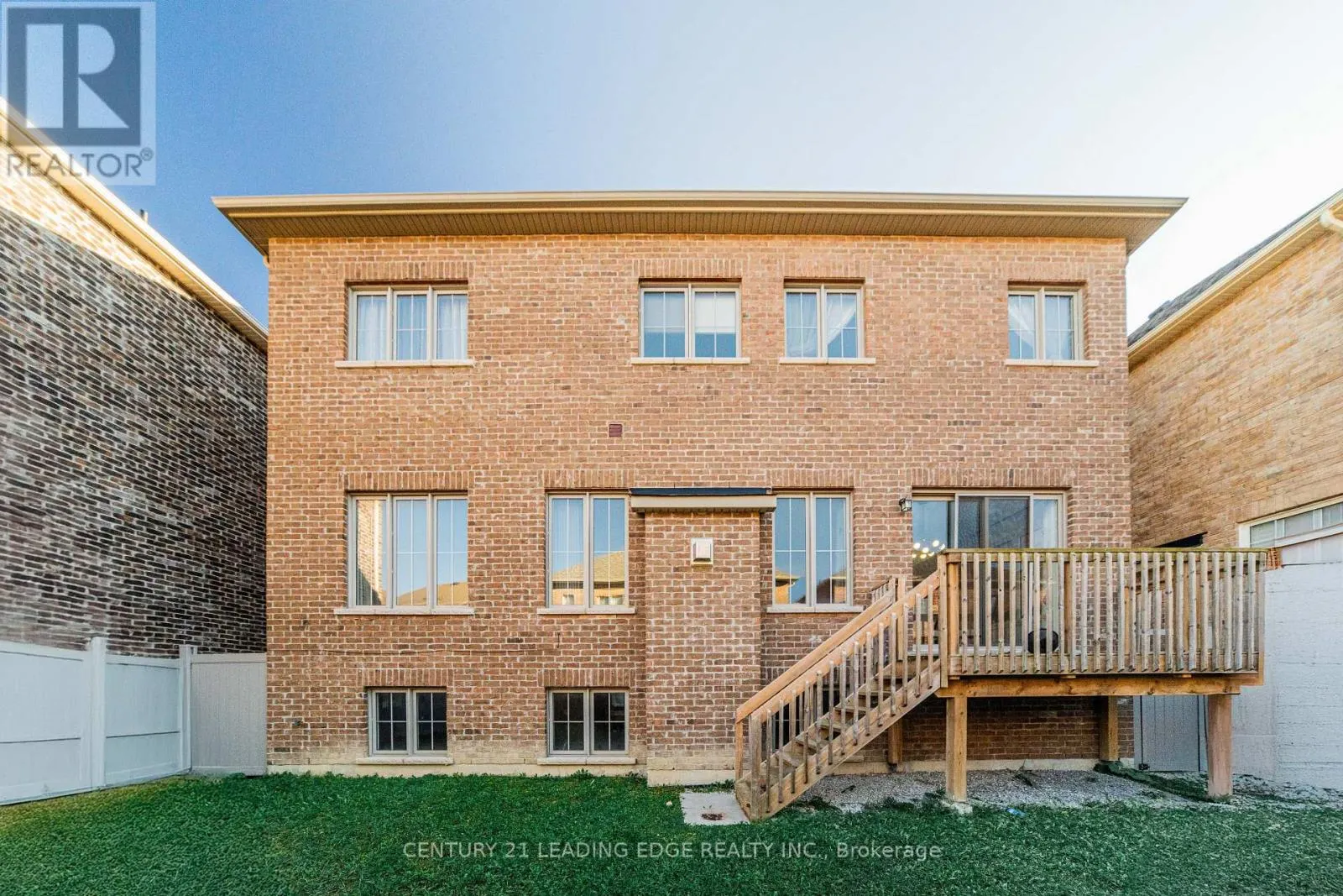 63 KEN SINCLAIR CRESCENT