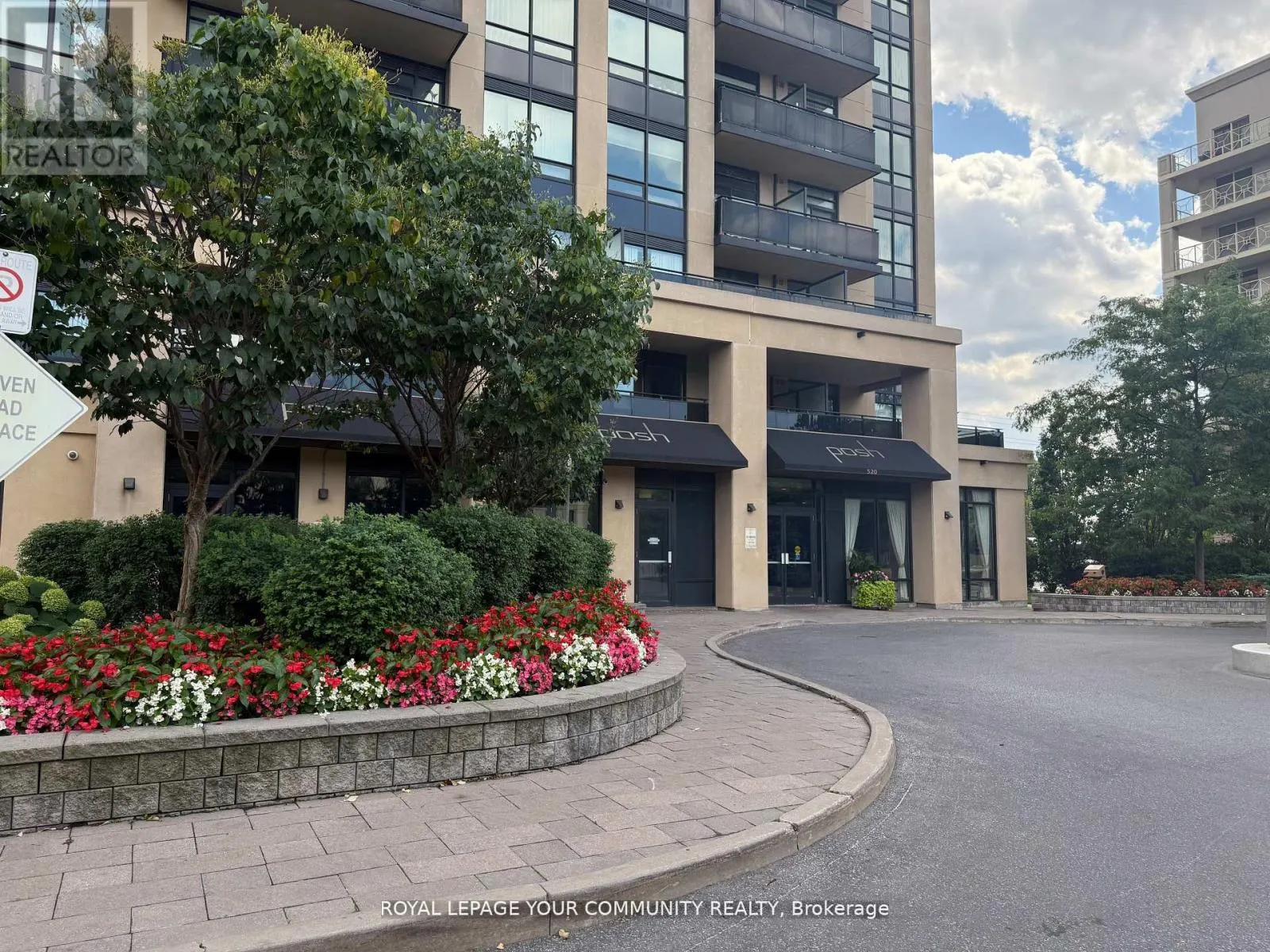 208 - 520 STEELES AVENUE W