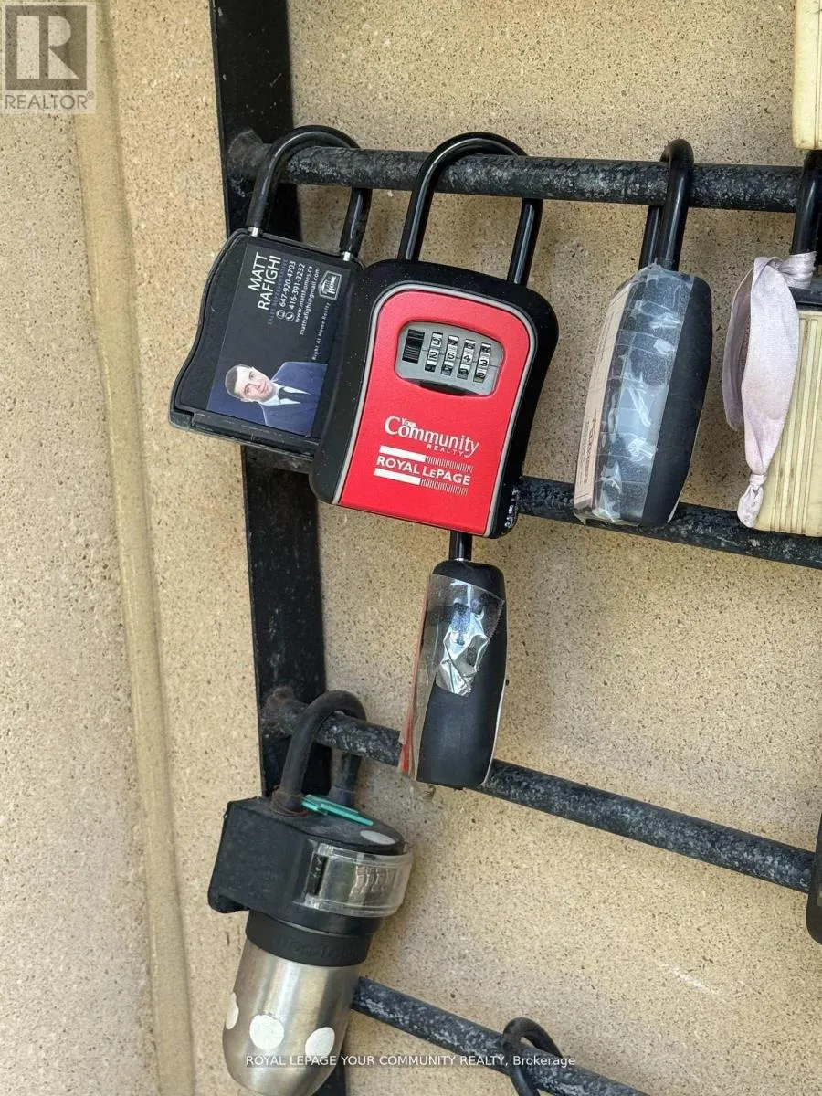 208 - 520 STEELES AVENUE W