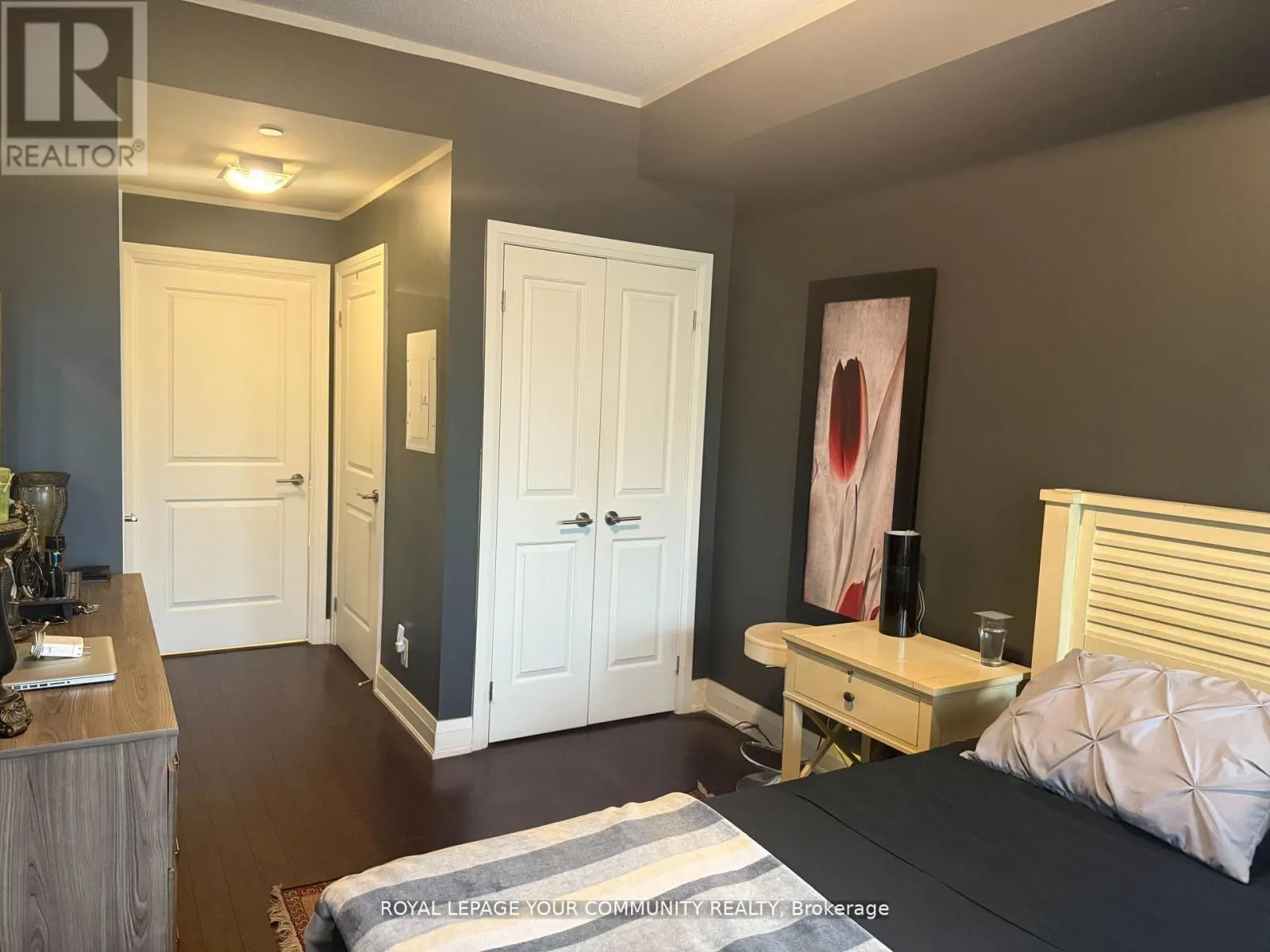 208 - 520 STEELES AVENUE W