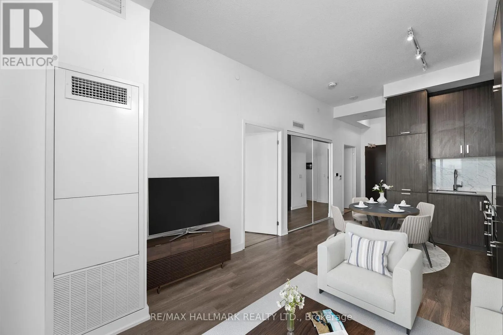 511 - 60 HONEYCRISP CRESCENT