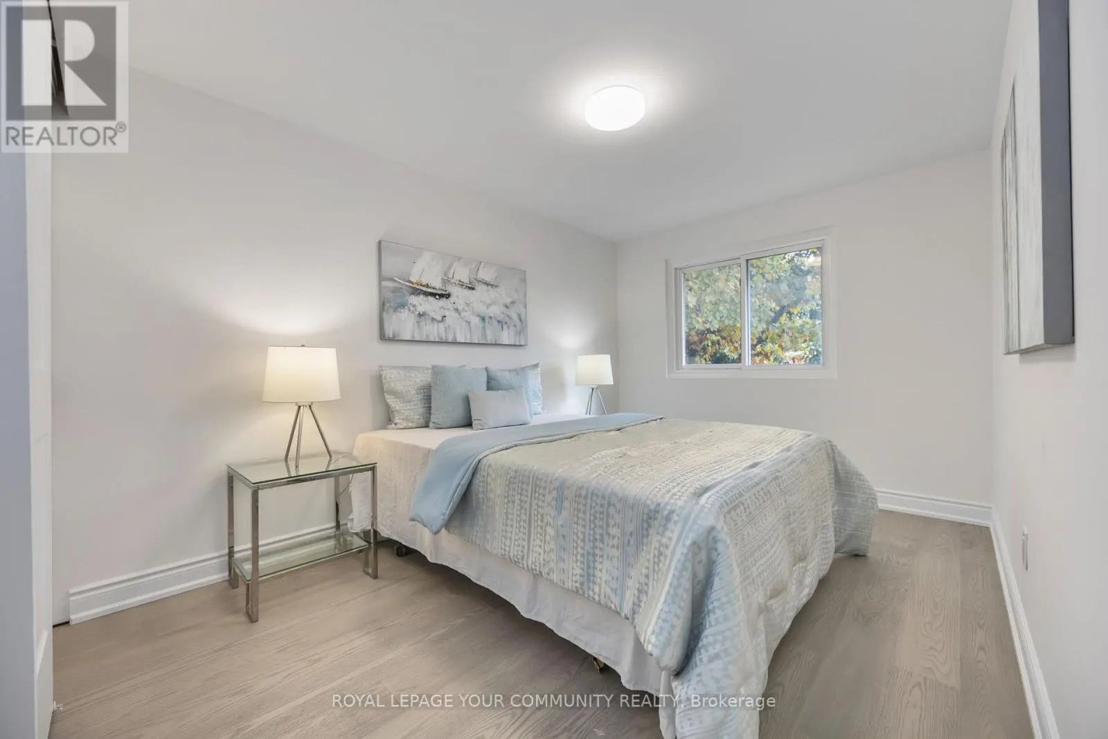 76 KNIGHTSBRIDGE WAY