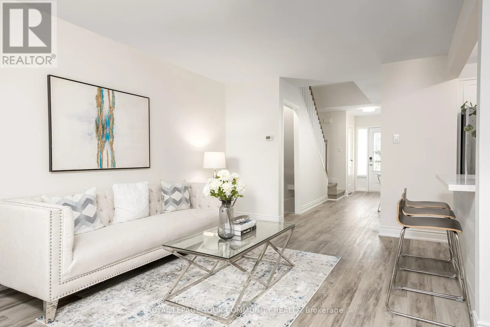 76 KNIGHTSBRIDGE WAY