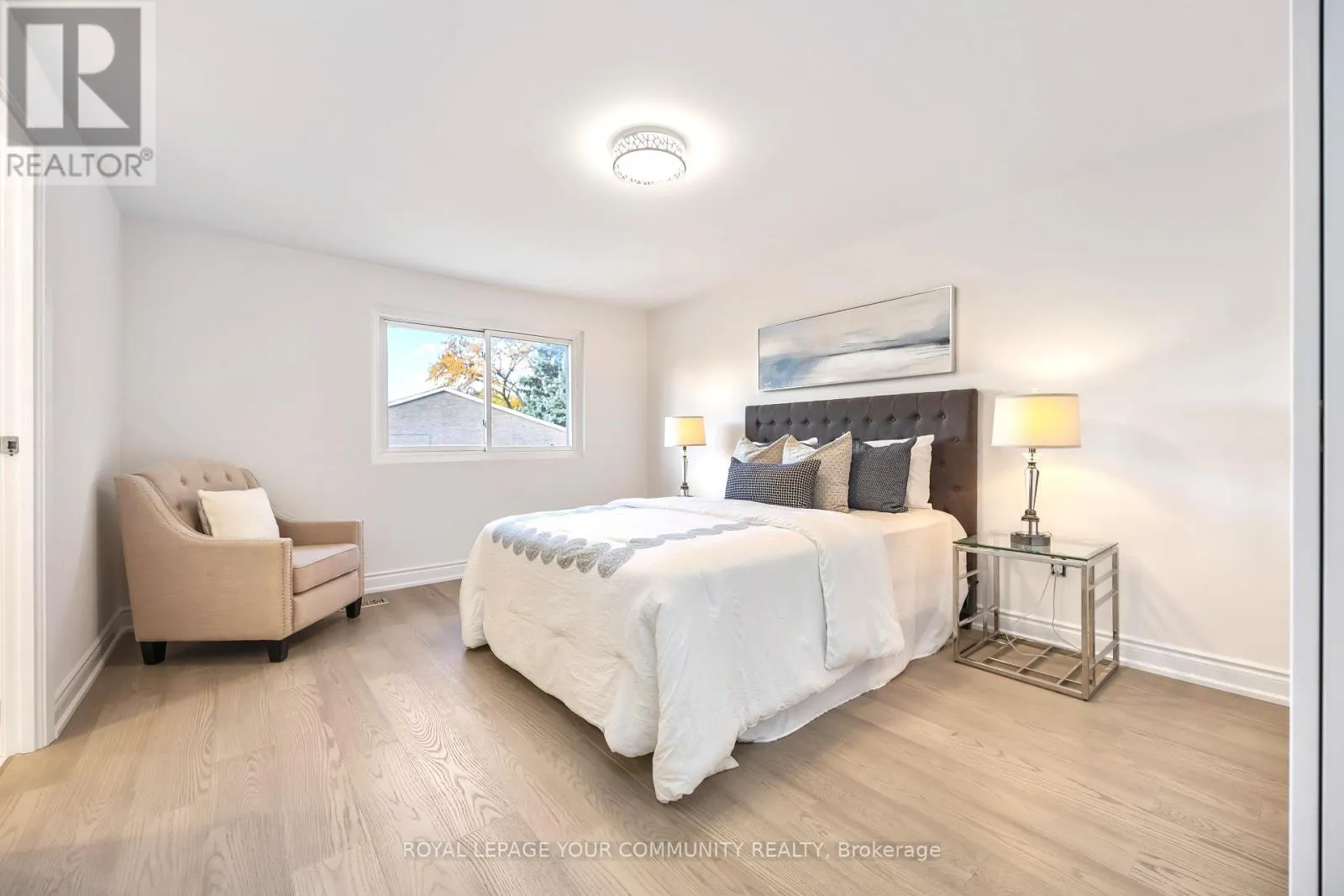 76 KNIGHTSBRIDGE WAY