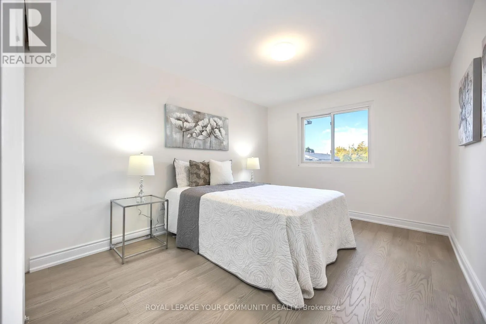 76 KNIGHTSBRIDGE WAY