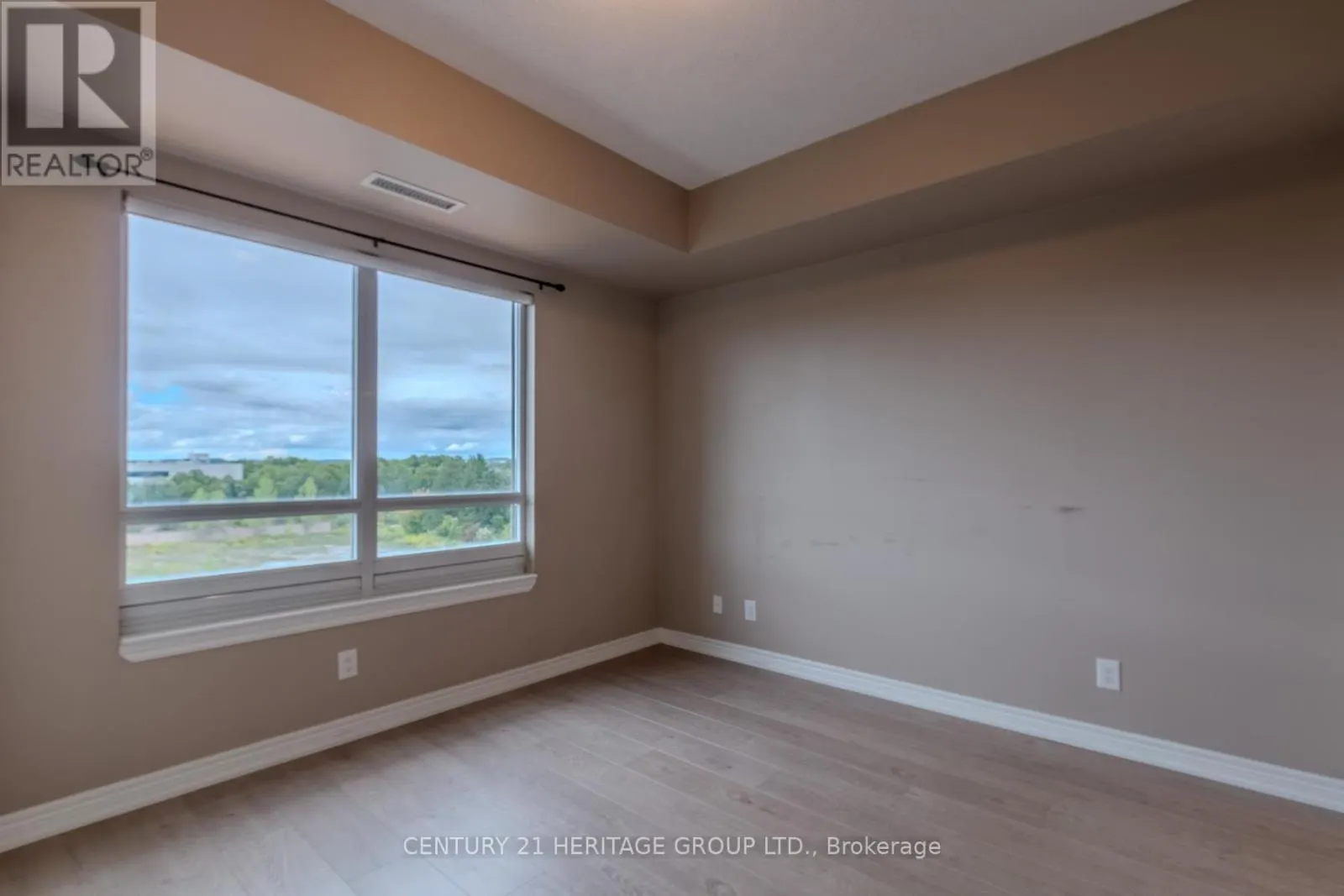 615 - 9245 JANE STREET