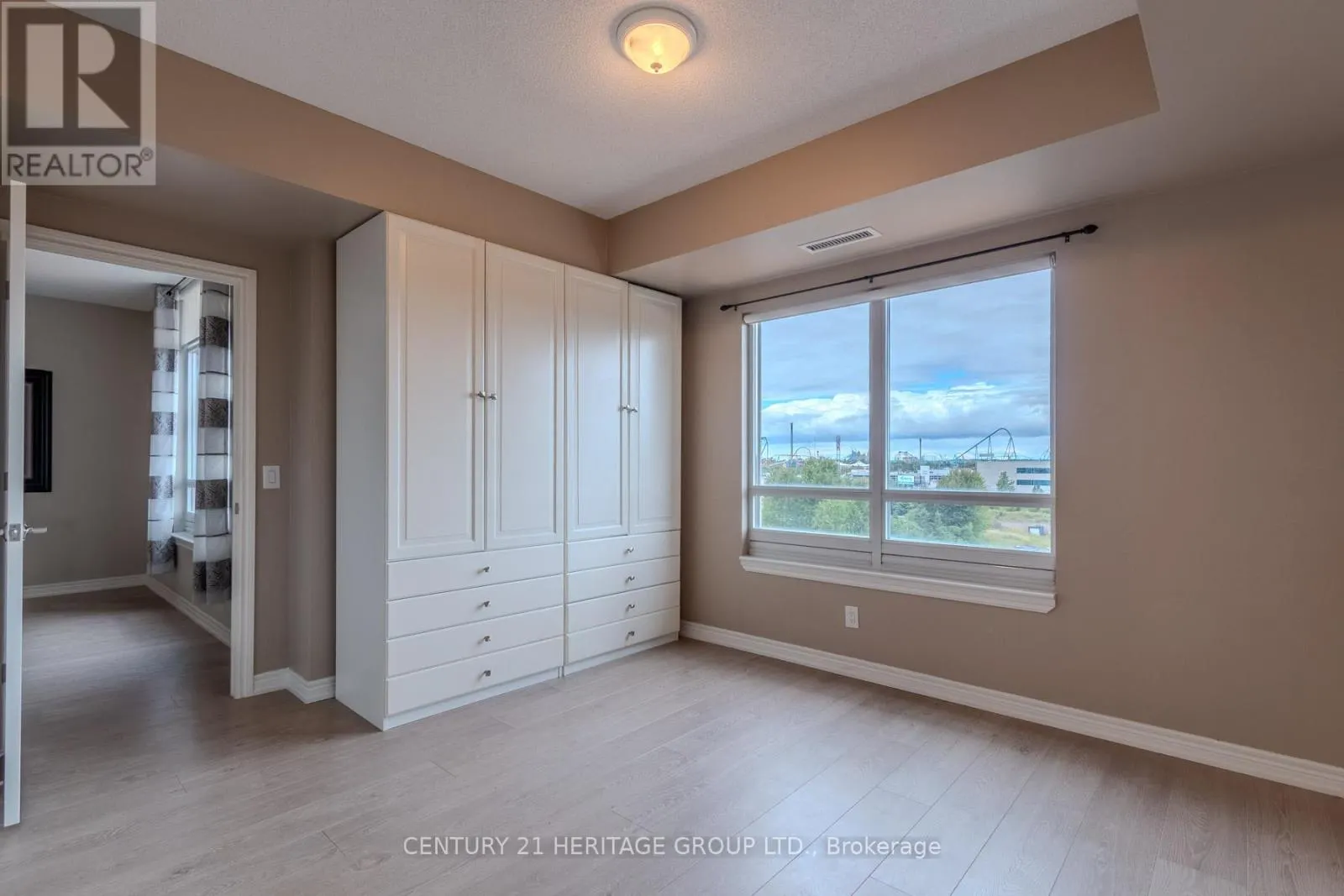 615 - 9245 JANE STREET