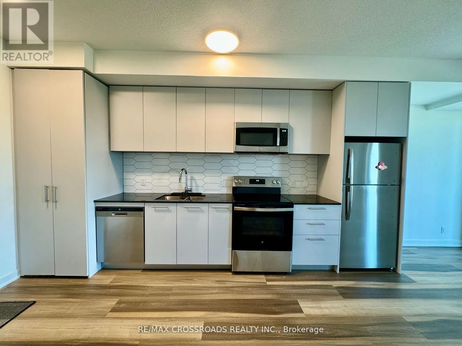 239 - 101 CATHEDRAL HIGH STREET