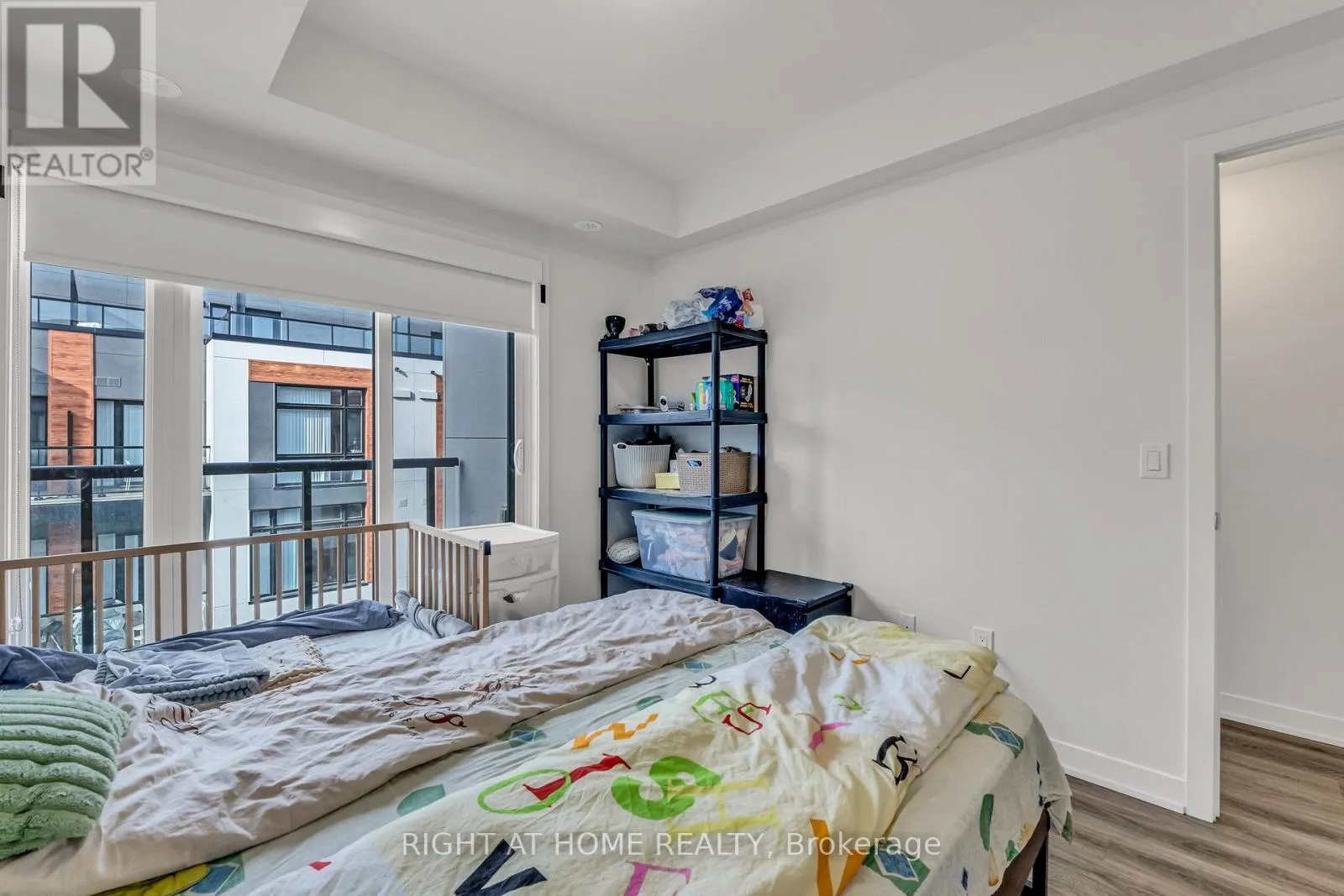 907 - 2 STECKLEY HOUSE LANE