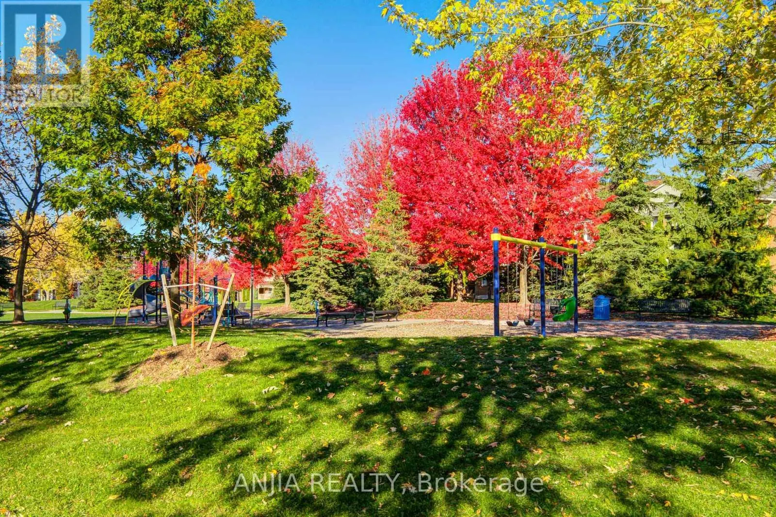 81 WHITE'S HILL AVENUE