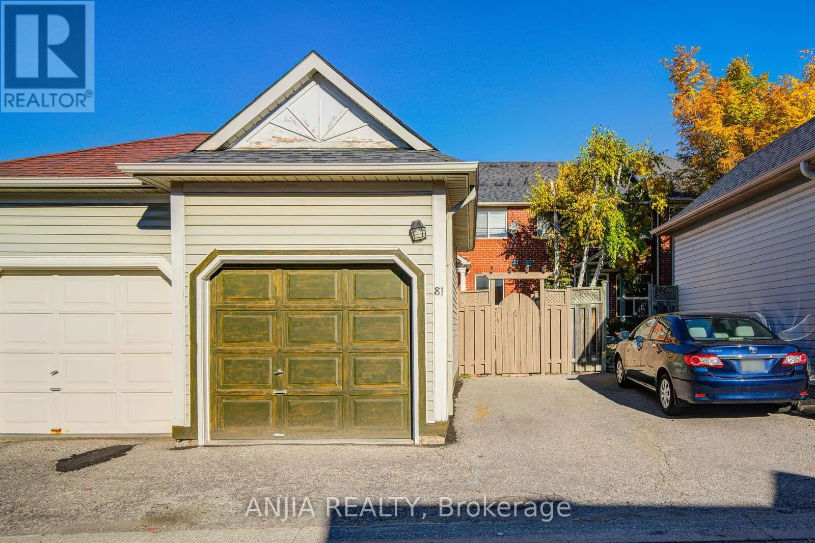 81 WHITE'S HILL AVENUE