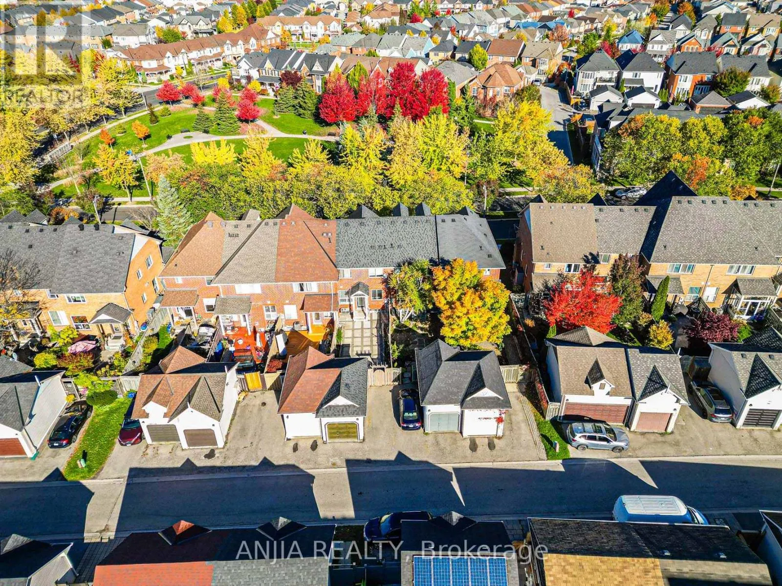 81 WHITE'S HILL AVENUE