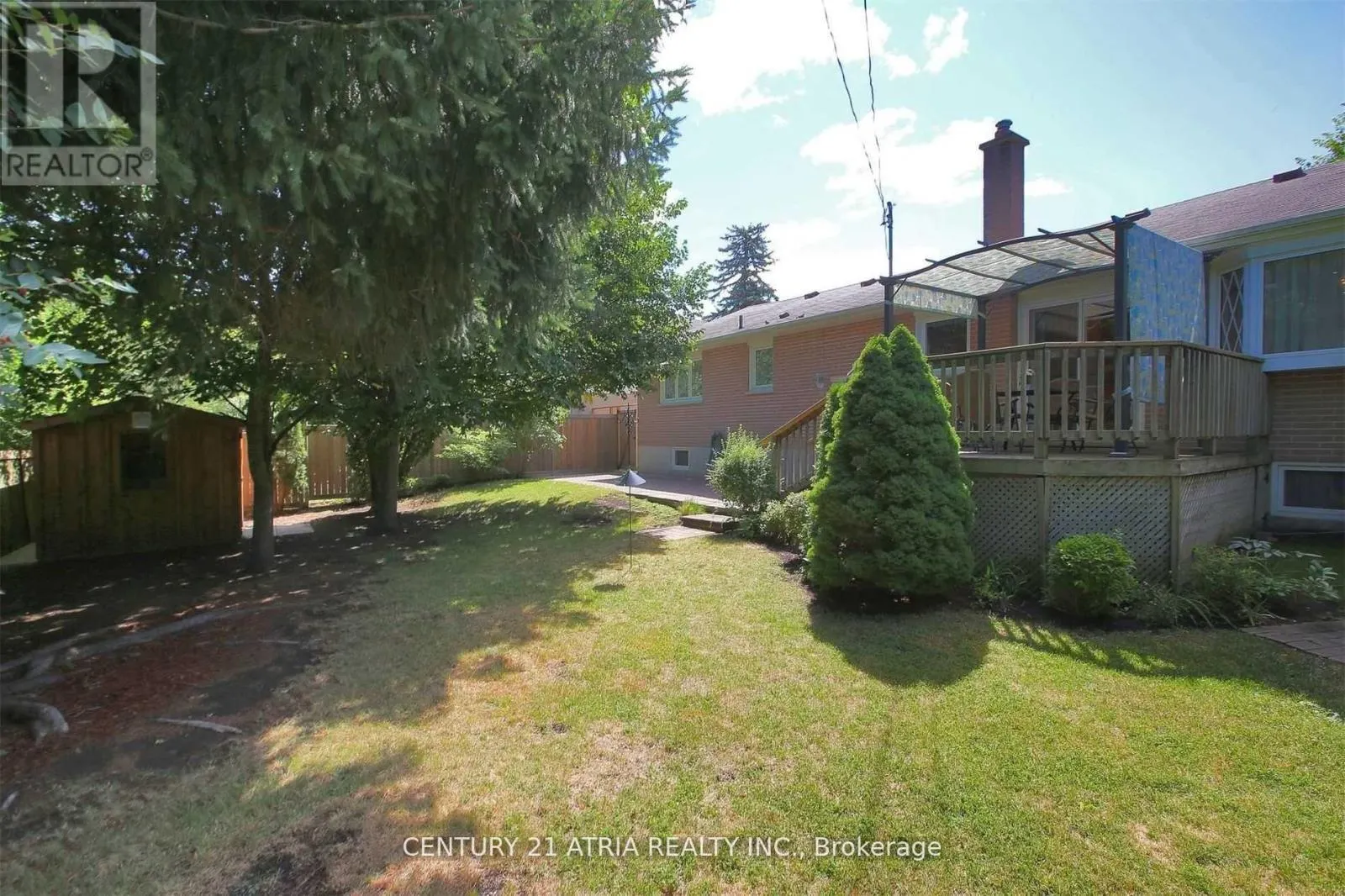 16 BRIGHTBAY CRESCENT