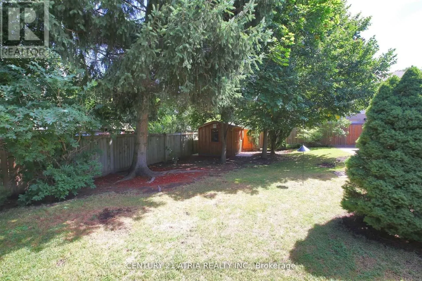 16 BRIGHTBAY CRESCENT