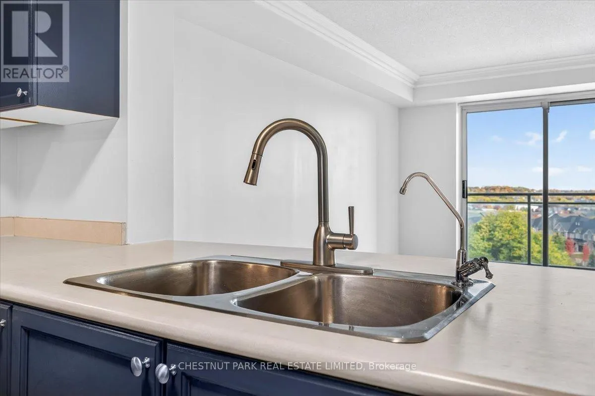 805 - 51 BAFFIN COURT