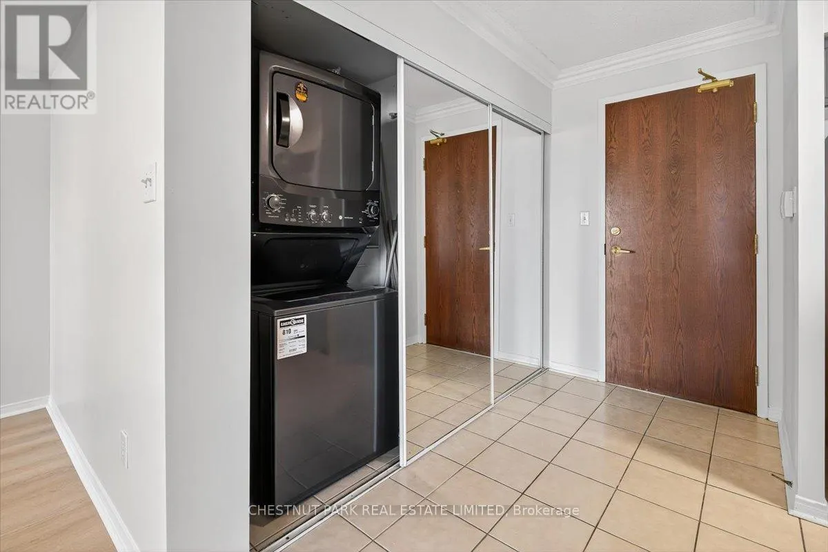 805 - 51 BAFFIN COURT