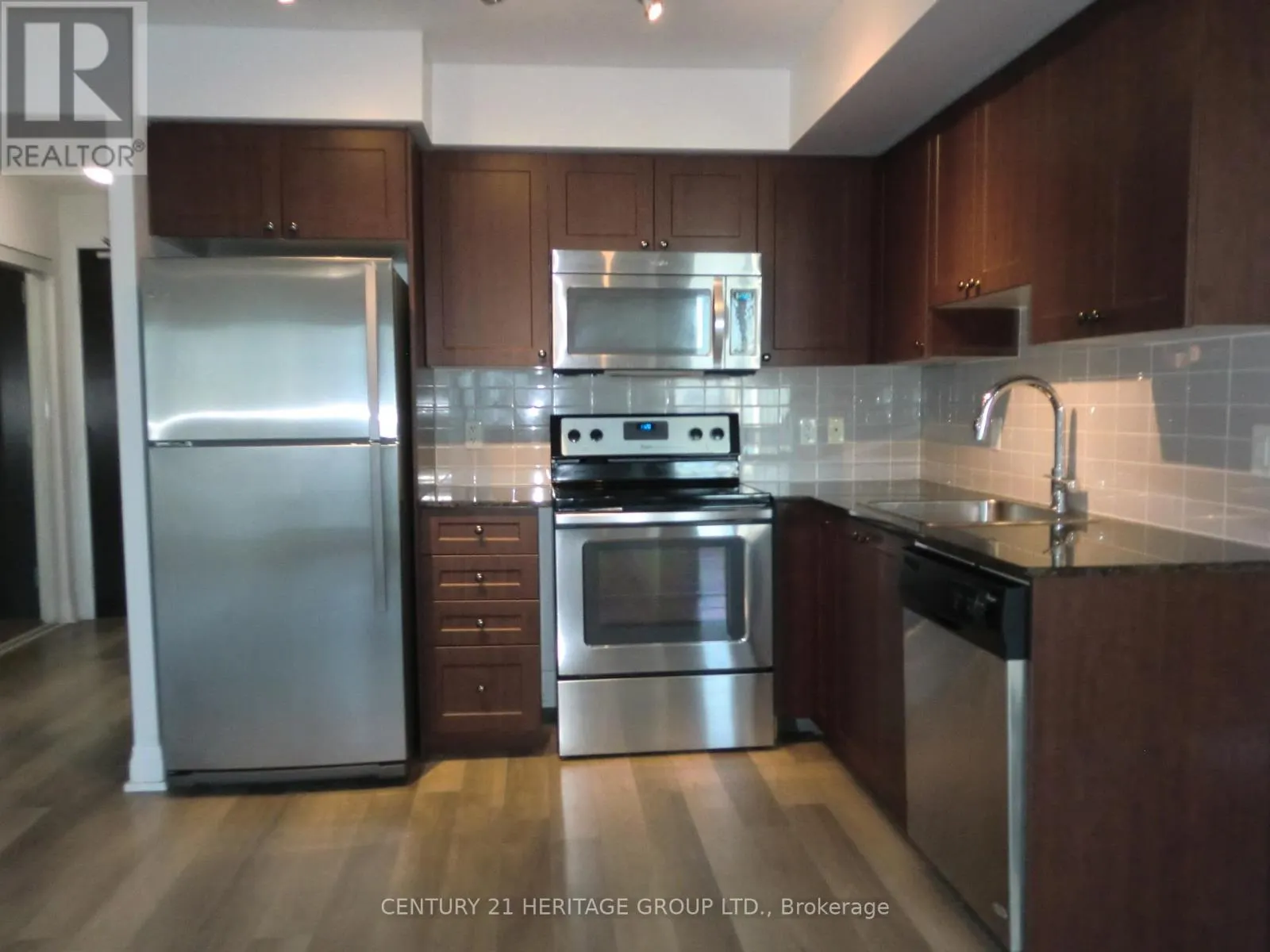 #801 - 372 HIGHWAY 7 AVENUE E