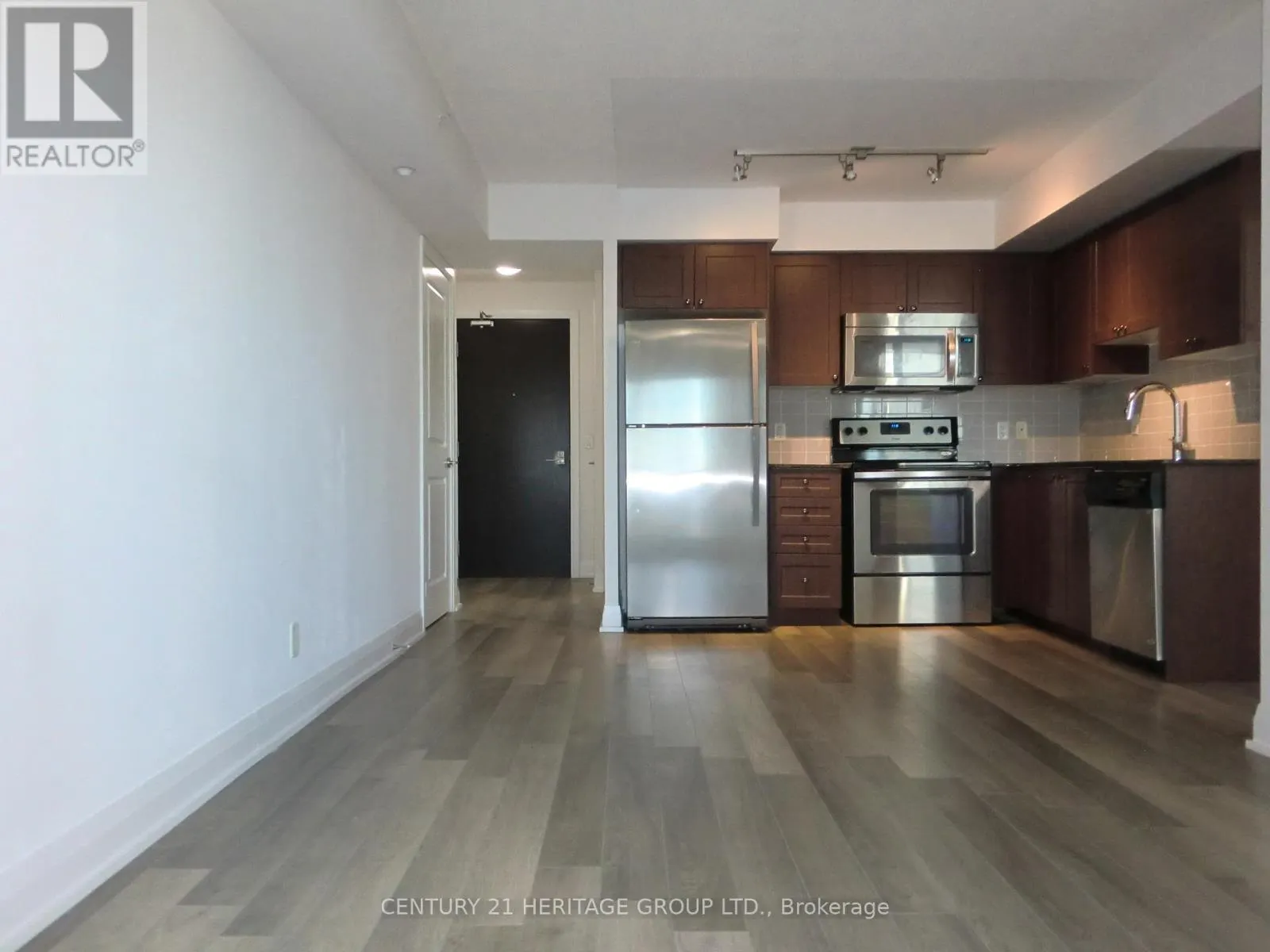 #801 - 372 HIGHWAY 7 AVENUE E