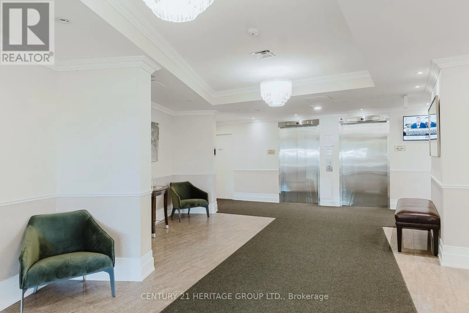 203 - 40 HARDING BLVD BOULEVARD W