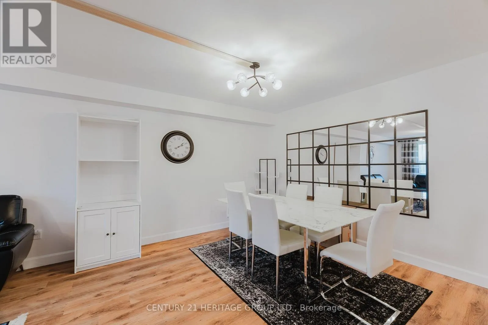 203 - 40 HARDING BLVD BOULEVARD W