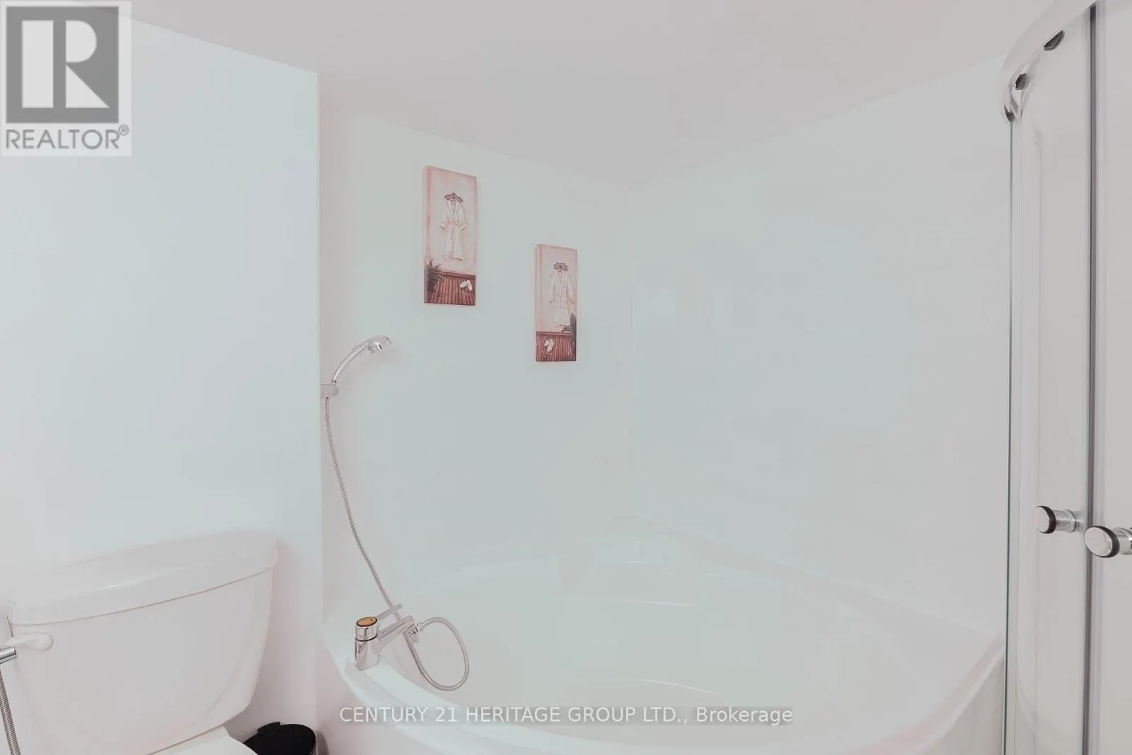 203 - 40 HARDING BLVD BOULEVARD W