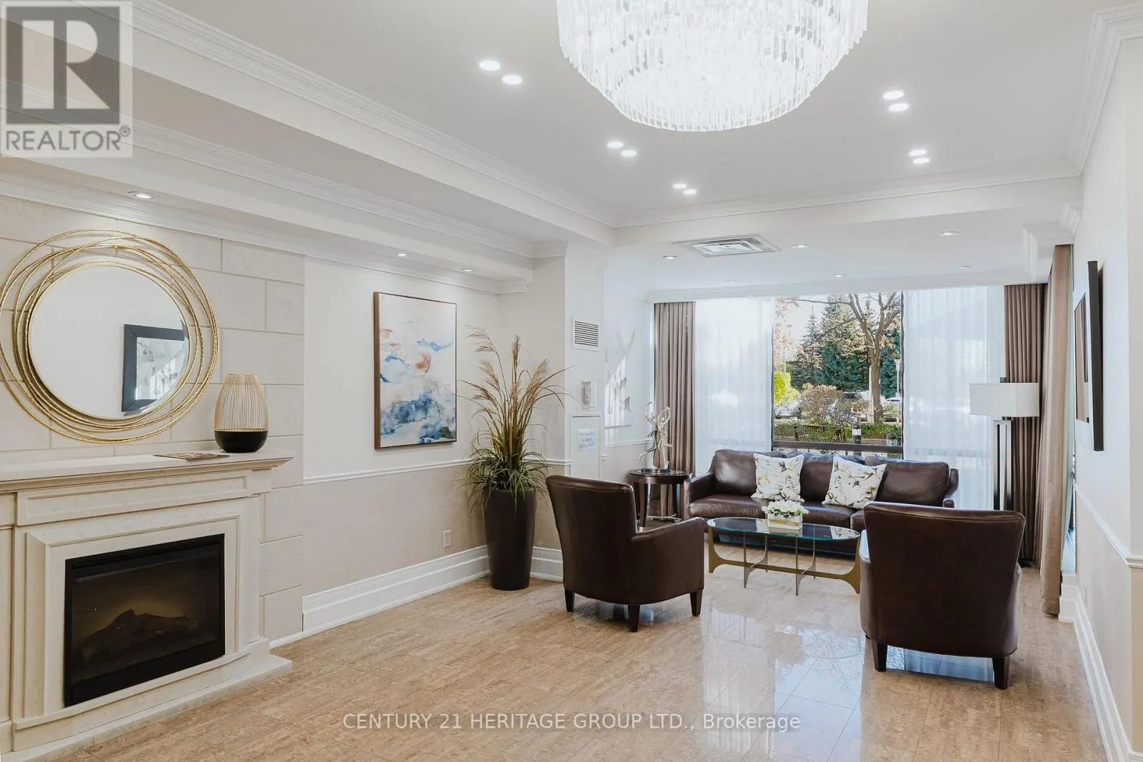 203 - 40 HARDING BLVD BOULEVARD W