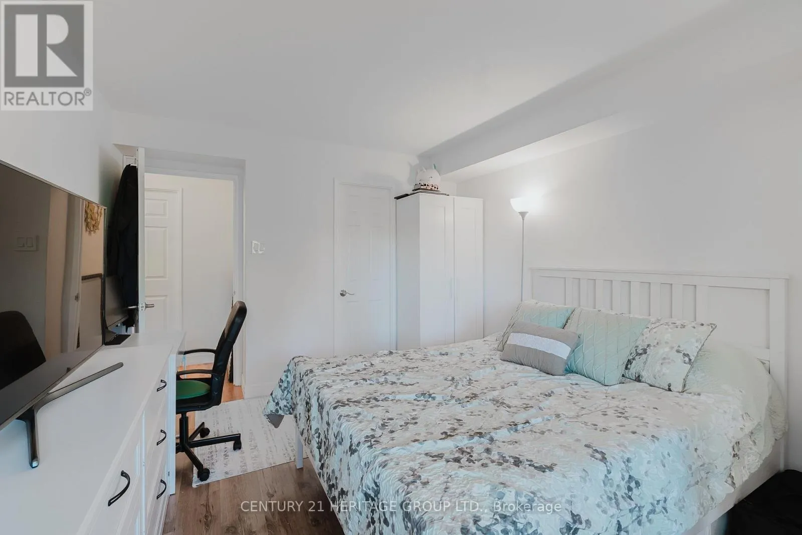 203 - 40 HARDING BLVD BOULEVARD W