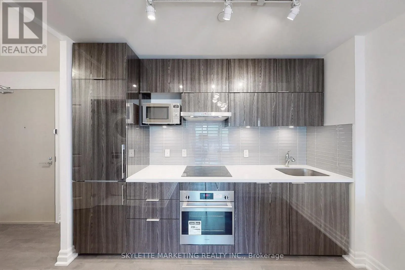 529A - 10 ROUGE VALLEY DRIVE W