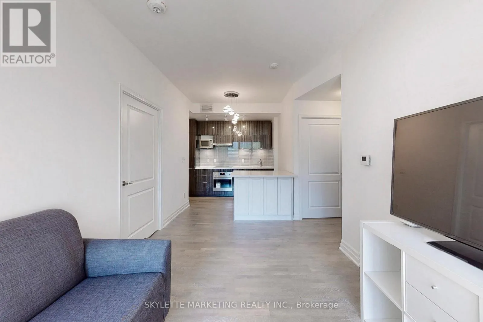 529A - 10 ROUGE VALLEY DRIVE W