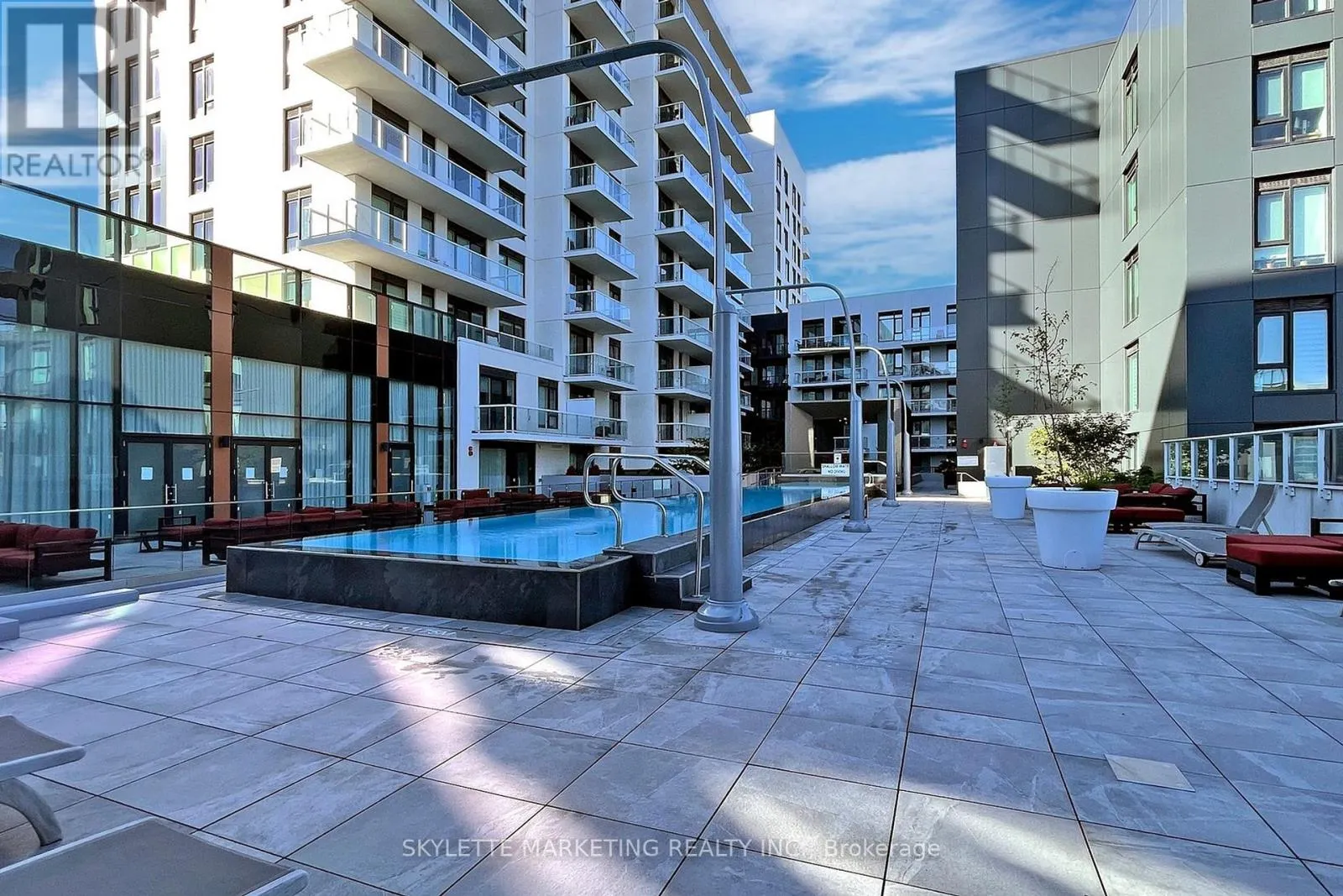 529A - 10 ROUGE VALLEY DRIVE W