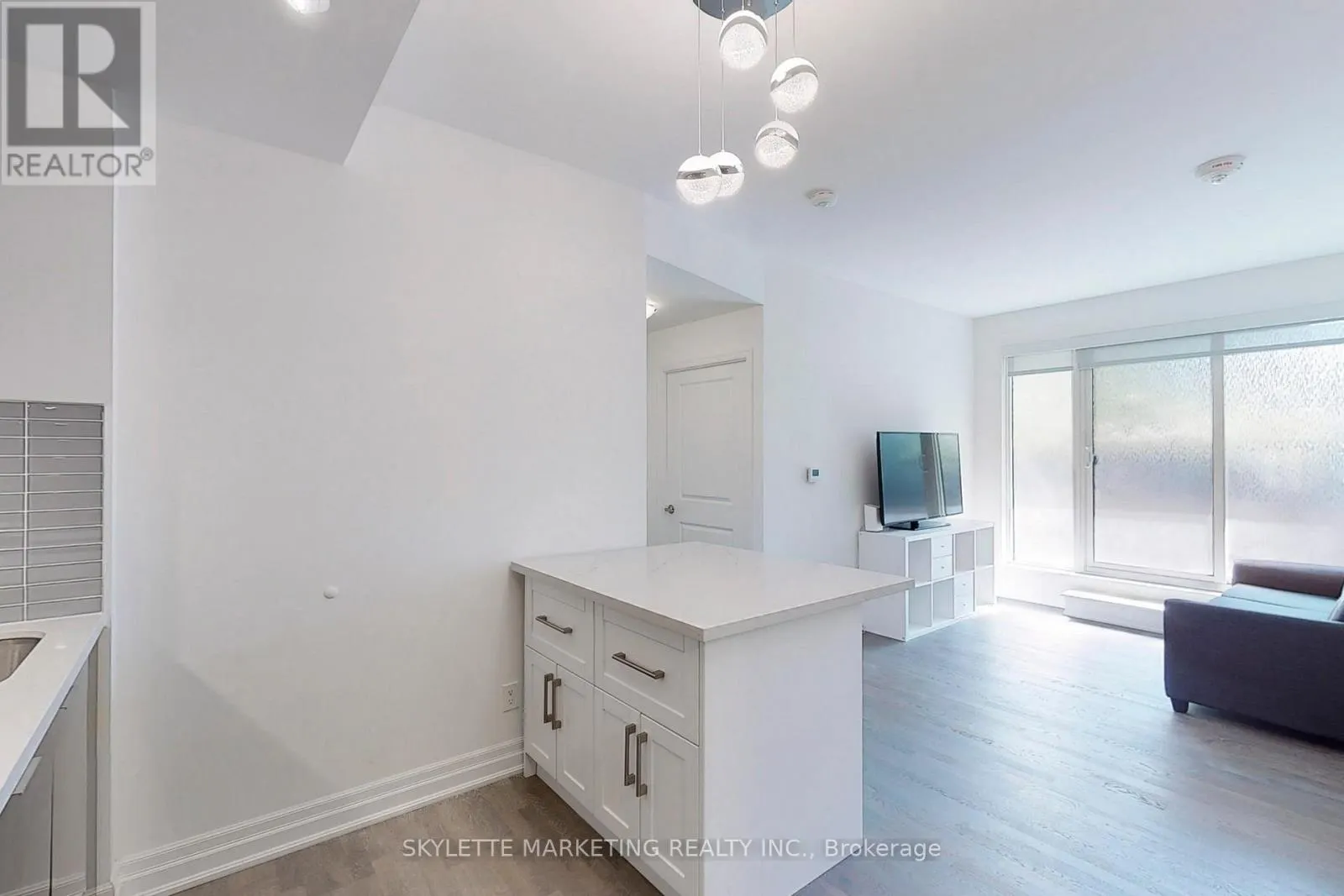 529A - 10 ROUGE VALLEY DRIVE W